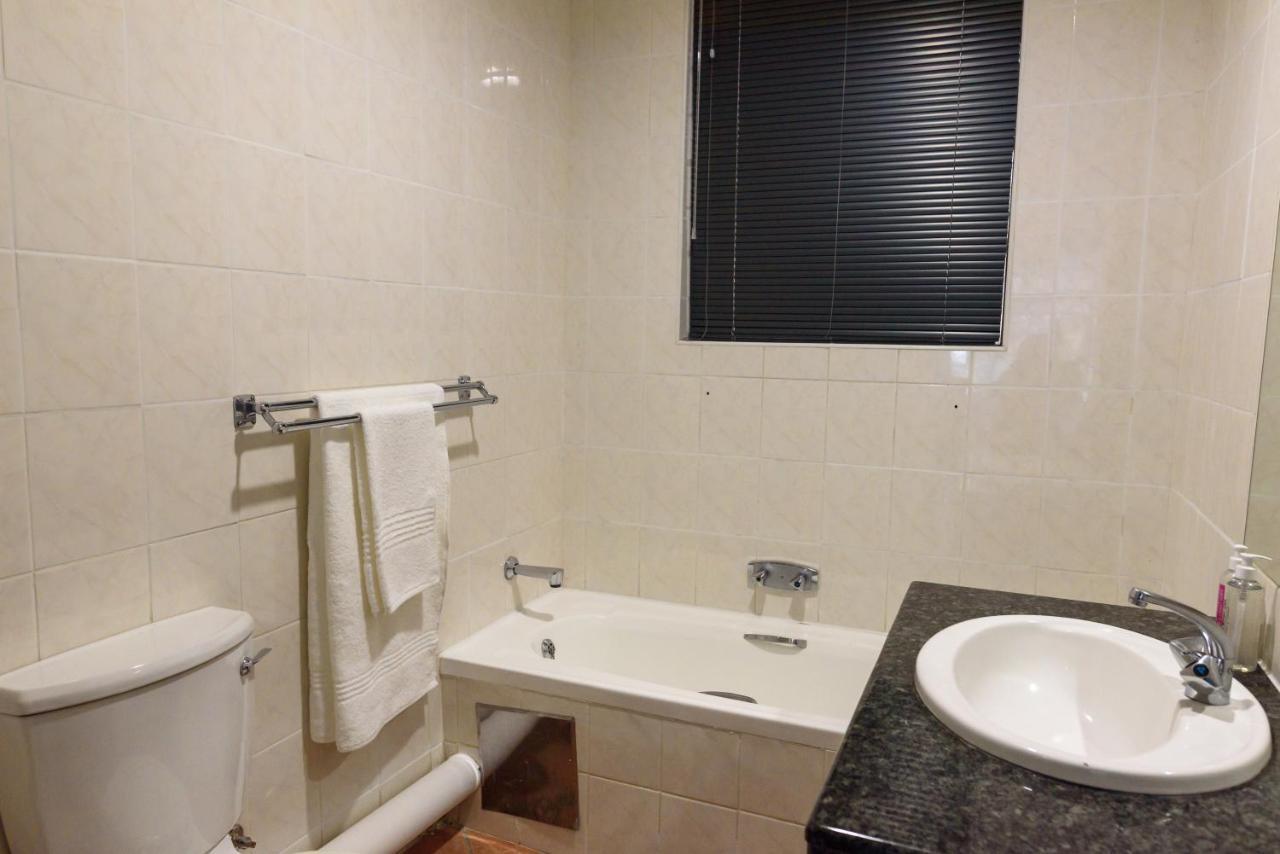 יוהנסבורג The Jack Rose Hotel, Rosebank, Gautrain מראה חיצוני תמונה